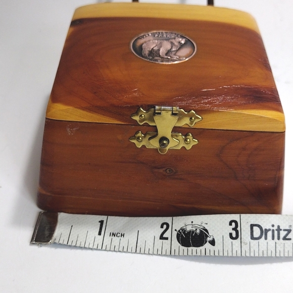 Vintage Souvenir Box from Yosemite National Park - Picture 6 of 7